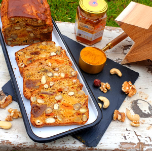 Dinkel-Früchtebrot mit Mandelhonig