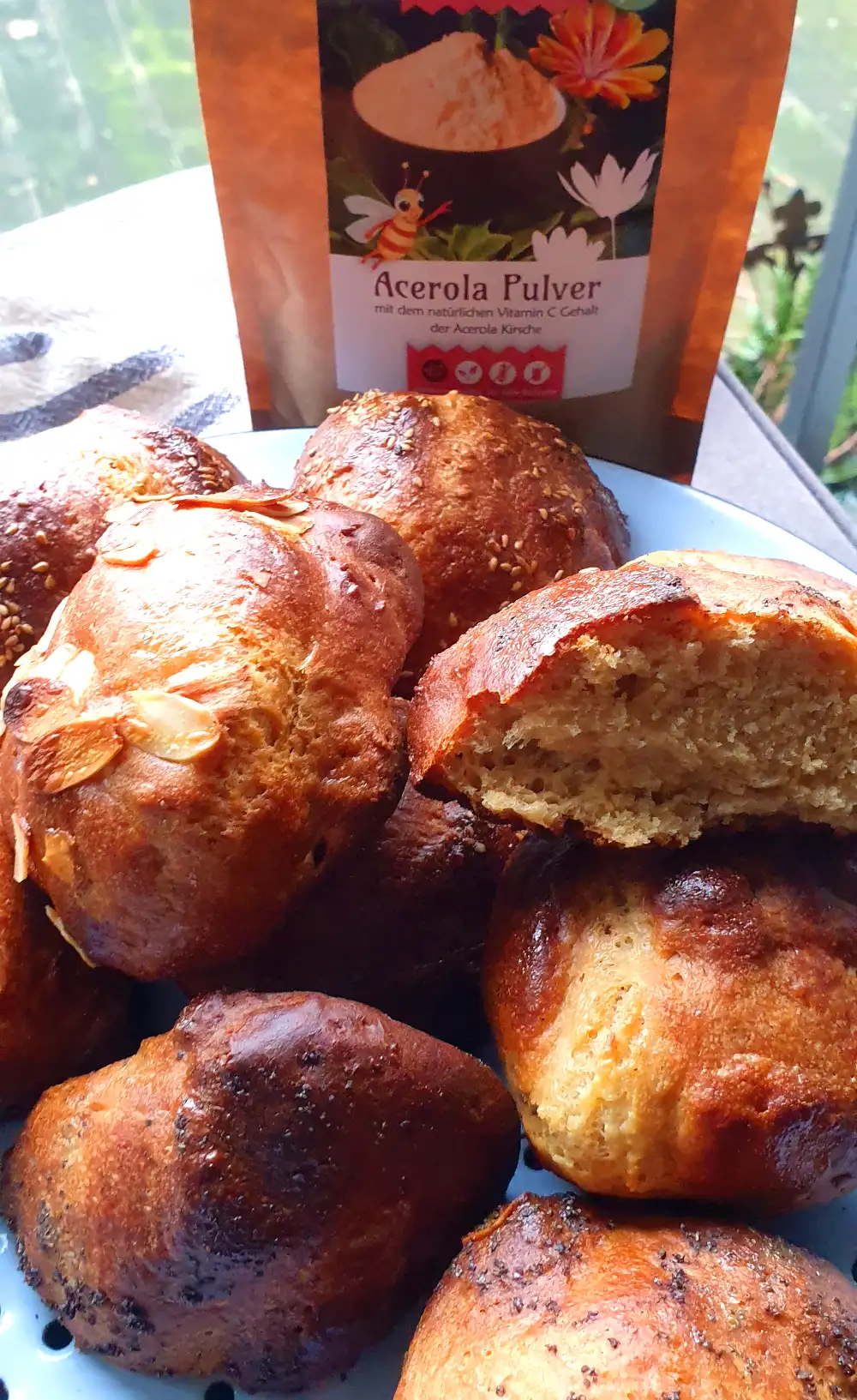 Quark- Dinkelbrötchen mit Acerola